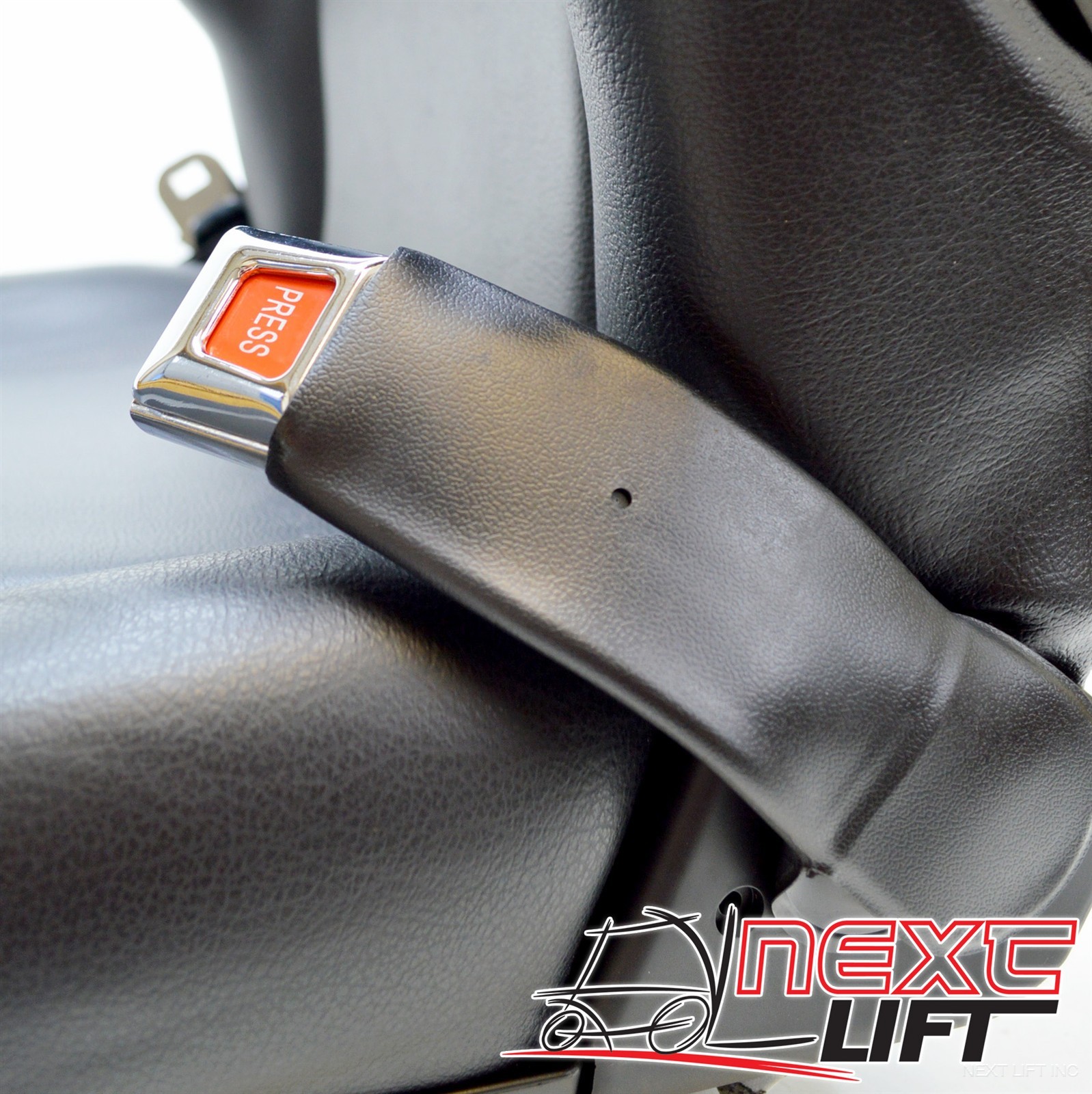 NEW TOYOTA FORKLIFT SEAT WITH RETRACTABLE SEATBELT BELT PREMIUM QUALITY