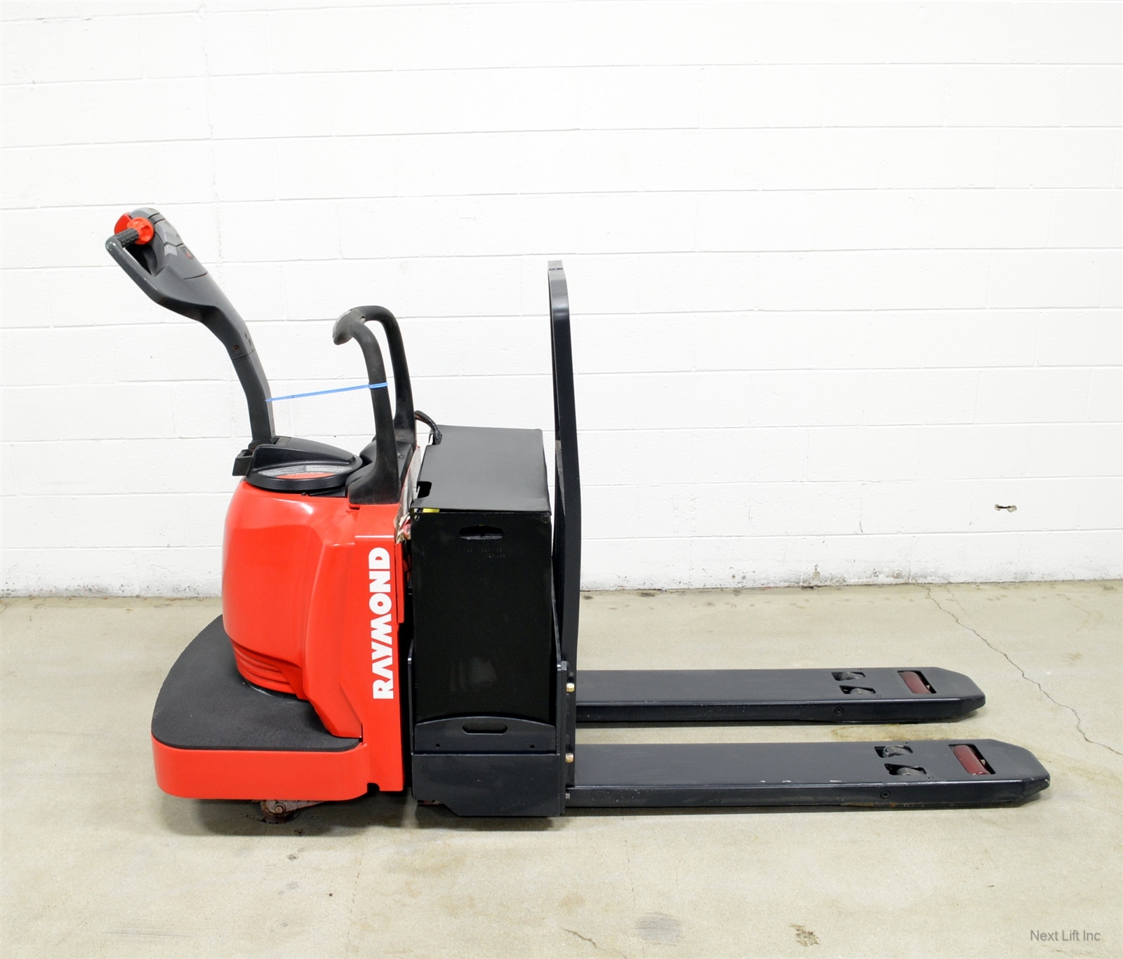 RAYMOND 8400 8000 LB ELECTRIC PALLET JACK WALKIE END RIDER RIDE ON